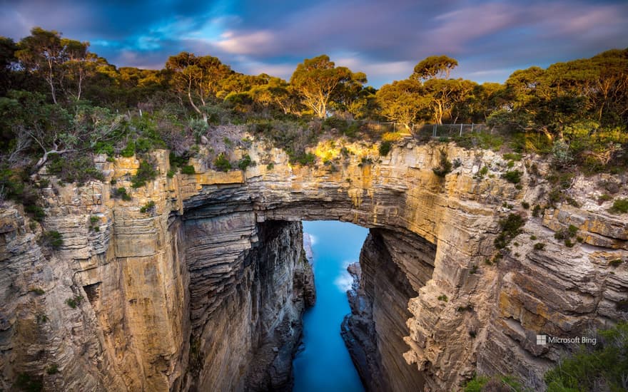 Tasmans Arch, Tasmania, Australia